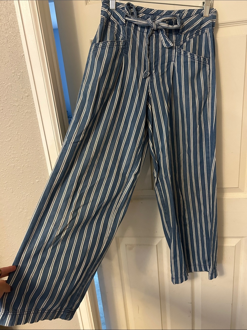 American Eagle Outfitters Blue and White Striped Wide-Leg Tie-Waist Pants - Picture 1 of 5